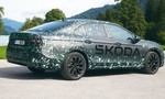 Potvrdené! Nová Škoda Superb dorazí na rozdiel od VW Passat aj ako lifback. Máme prvé fotky