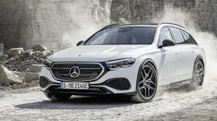 NOVÝ MERCEDES E ALL-TERRAIN: ZVÝŠENÝ O 46 MM, 4MATIC ŠTANDARDNE A KONEČNE ŠESŤVALEC!