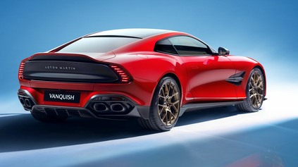 TOTO JE NOVÝ ASTON MARTIN VANQUISH A NA ELEKTRIFIKÁCIU NESPOLIEHA. DOSTAL TWIN-TURBO V12!