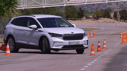 ŠKODA ENYAQ IV SI V LOSOM TESTE PRÍLIŠ NEŠPLHLA. DOPADLA EŠTE HORŠIE NEŽ NEMECKÝ EKVIVALENT