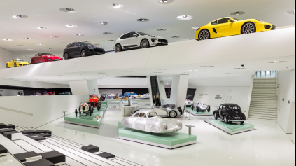 Múzeum Porsche časť.1: od elektromobilu k športovým autám