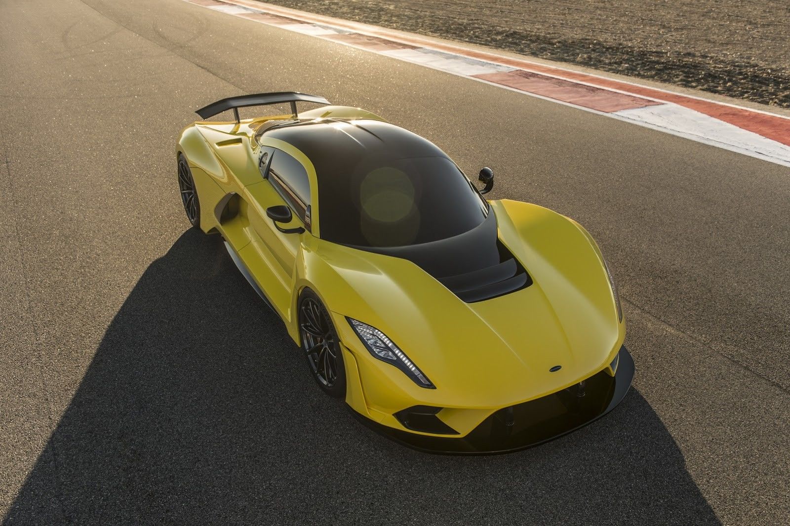 Hennessey Venom F5, to je 1600 k a topspeed vyše 480 km/h