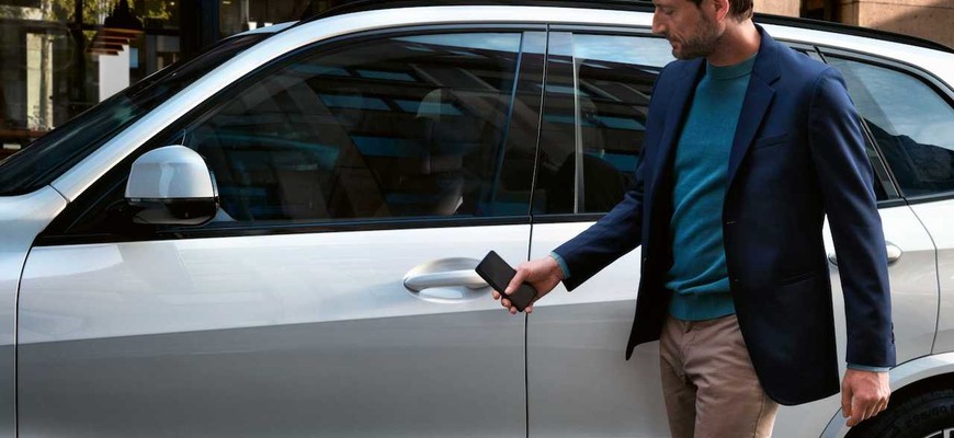 Nový BMW digitálny kľúč, ešte raz a detailne. Ako táto funkcia reálne funguje v praxi?