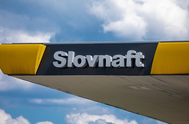 KĽÚČOVÉ PRAVIDLO PRE SLOVNAFT SKONČILO. ČO TO ZNAMENÁ A KTORÝCH MOTORISTOV SA TO DOTKNE?