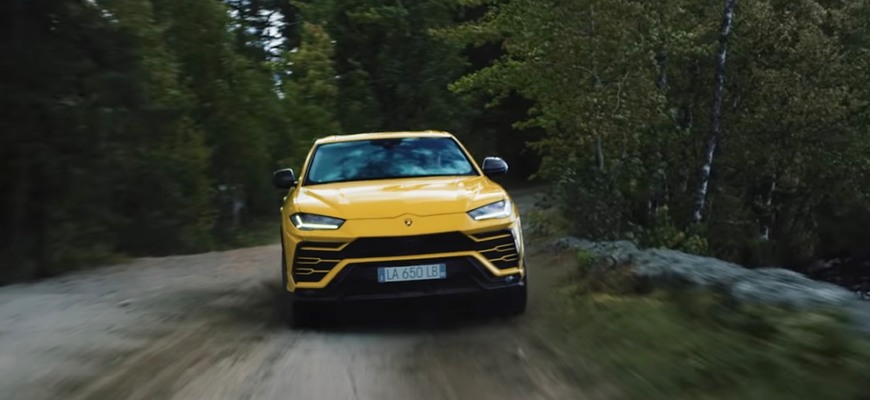 Lamborghini Urus v divokej jazde ruskou krajinou je pastva pre oči