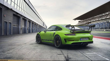 Modernizované Porsche 911 GT3 RS predstavili predčasne