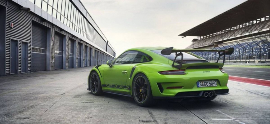 Modernizované Porsche 911 GT3 RS predstavili predčasne