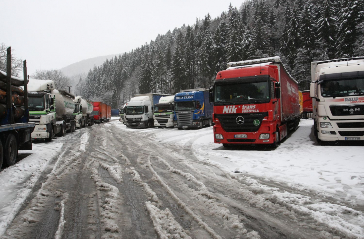 NEDOSTATOK VODIČOV SKUPINY C A D SI VYNUCUJE ZNÍŽENIE VEKOVEJ HRANICE