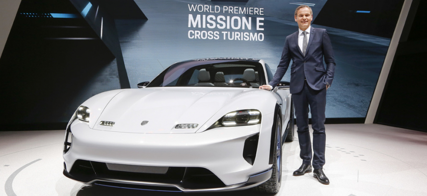 Porsche raz bude elektro, ukazuje Porsche Mission E Cross Tourismo