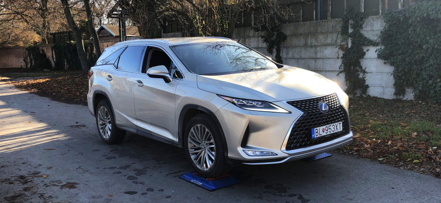 Lexus RX450hL 4x4 test