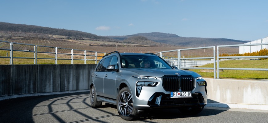 Test BMW X7 M60i xDrive – stodola na steroidoch