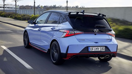 PRECHOD ŠPORTOVÝCH MODELOV HYUNDAI N K ELEKTRICKÉMU POHONU ZASTAVILI. VRÁTIA IM SPAĽOVÁKY