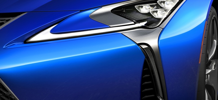 Lexus chce vyrábať dokonalý lak. Dá sa to vôbec? Už sú na hrúbke len 2 mikróny