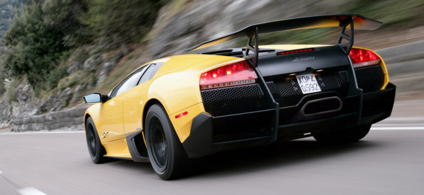 Lambo Murcielago LP670-4 SV vs Audi RS6 Evotech