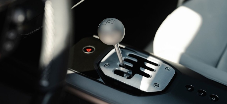 Nové Ferrari 12Cilindri Manuale s manuálnou prevodovkou? Je pravá asi ako zvuk V8 v elektromobile