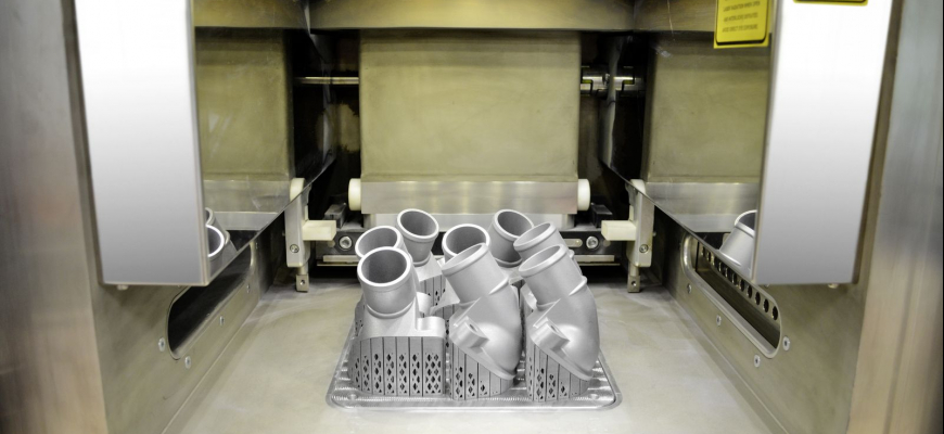 Mercedes vytlačil kovové súčiastky na 3D tlačiarni