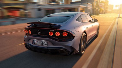 NOVÝ MERCEDES-AMG GT 53 ZJEDNODUŠUJE TECHNIKU GT 63, MÁ POLOVIČNÝ VÝKON, ALE AJ DOJAZD 800 KM