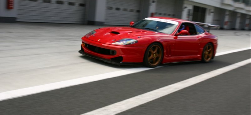 Garage Saurus Ferrari 550 Maranello