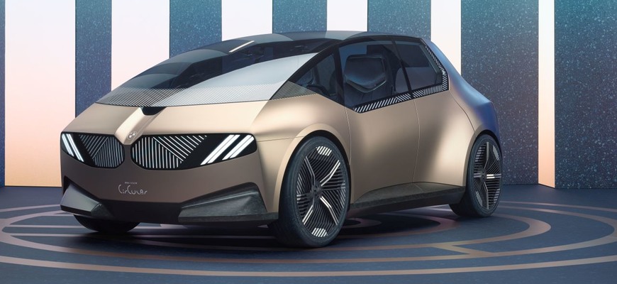 BMW i Vision Circular. 100-percentný recyklát dokazuje, že obličky majú stále kam rásť