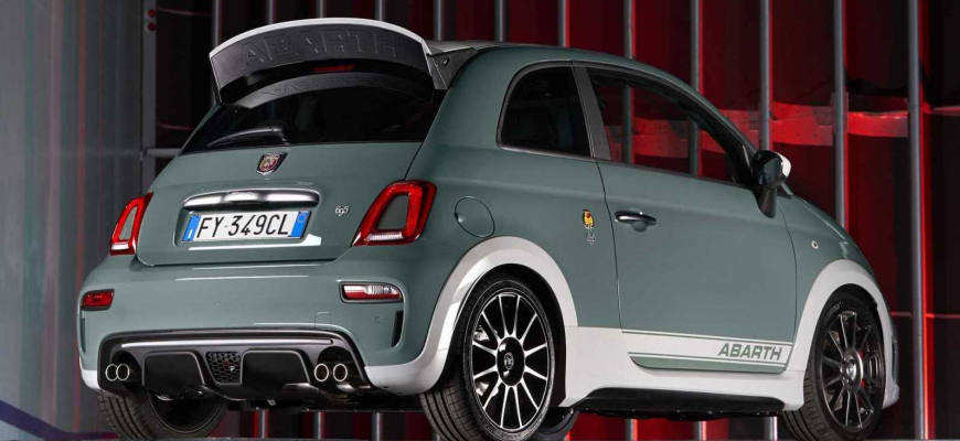 Abarth 695 s nastaviteľným krídlom bude hviezda súkromných zbierok