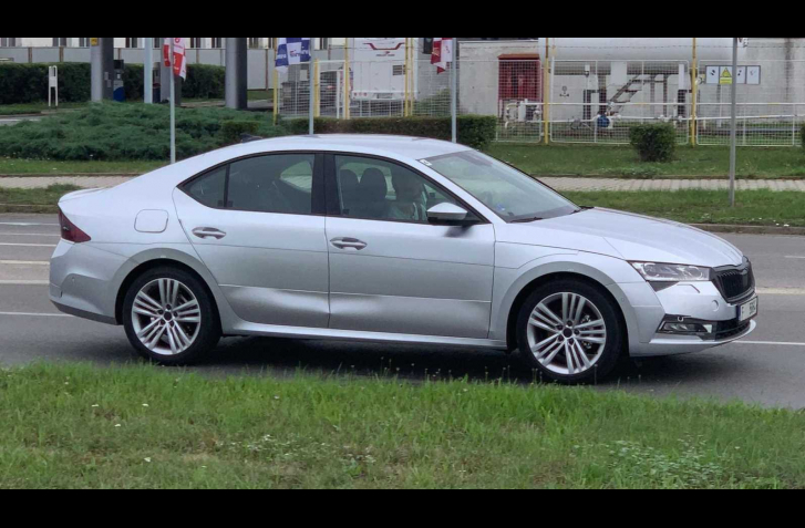 ŠKODA OCTAVIA IV TAKMER BEZ MASKOVANIA. TENTORAZ AKO LIFTBACK