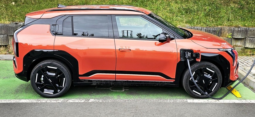 Prvý štát navrhuje daň z kilometra v elektromobile! Toto je náhrada daní z benzínu a nafty