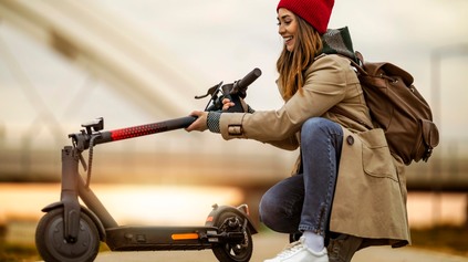 POVINNÝ VODIČÁK NA ELEKTROKOLOBEŽKU? ZÁKAZ PRE DETI? SLOVENSKO SPRÍSŇUJE PRAVIDLÁ