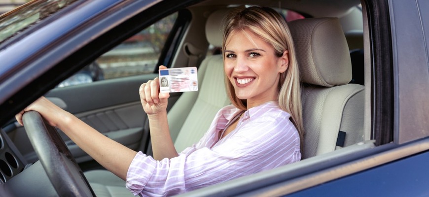 Vodičák na auto len so strednou školou? Slovensko sprísňuje pravidlá