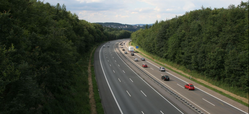 Nemecké diaľničné známky prídu a za neekologické auto si priplatíte