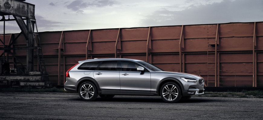 Na Volvo V90 Cross Country sa pozreli borci z Polestar