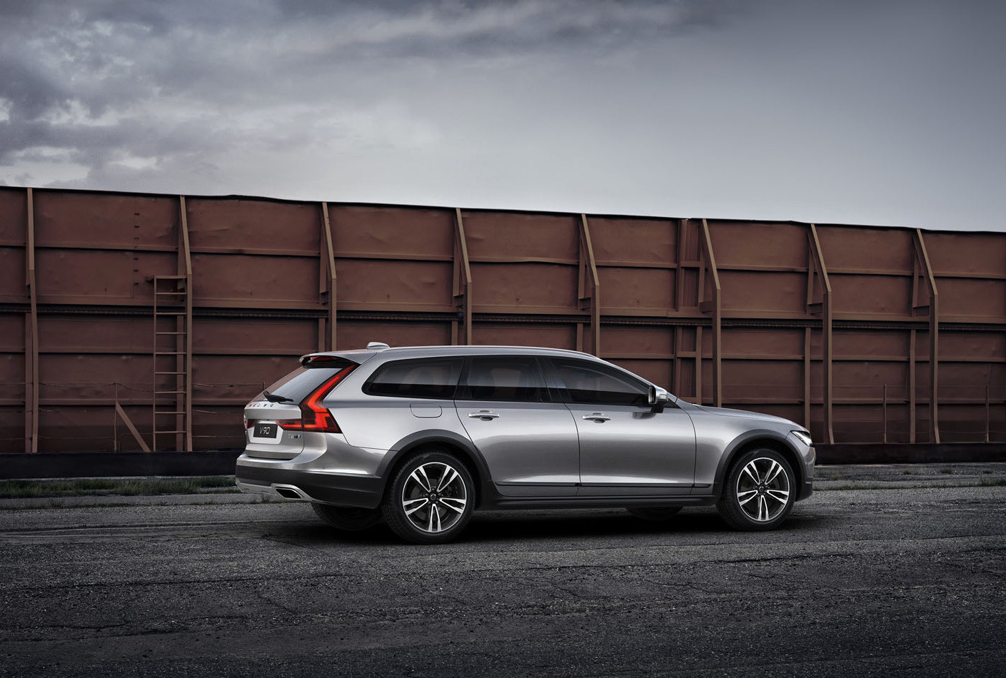 Polestar upravil Volvo V90 Cross Country