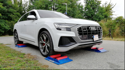 AUDI Q8 4X4 TEST INTELIGENCIE POHONU