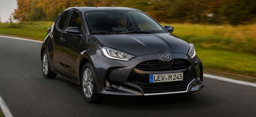 Mazda2 je prvé plne hybridné auto značky. Pôvod hatchbacku je zrejmý okamžite