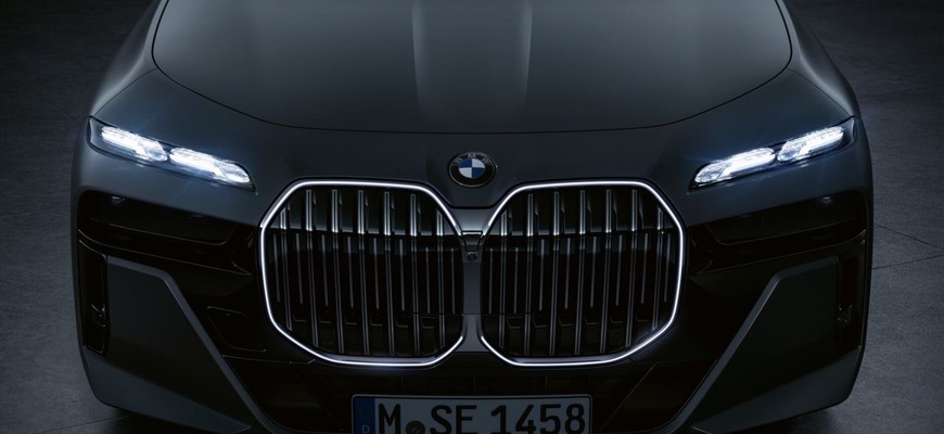 Nové BMW i7 dostalo svetlá s krištáľmi Swarovski. Vyrábajú sa na Slovensku