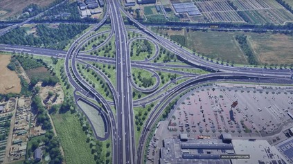 KRIŽOVATKA V BRNE SKOMPLIKUJE PREJAZD MESTOM