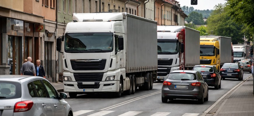 Ktoré obchvaty potrebuje Slovensko ako soľ? Kde sú zbytočné kolóny a zničené cesty?