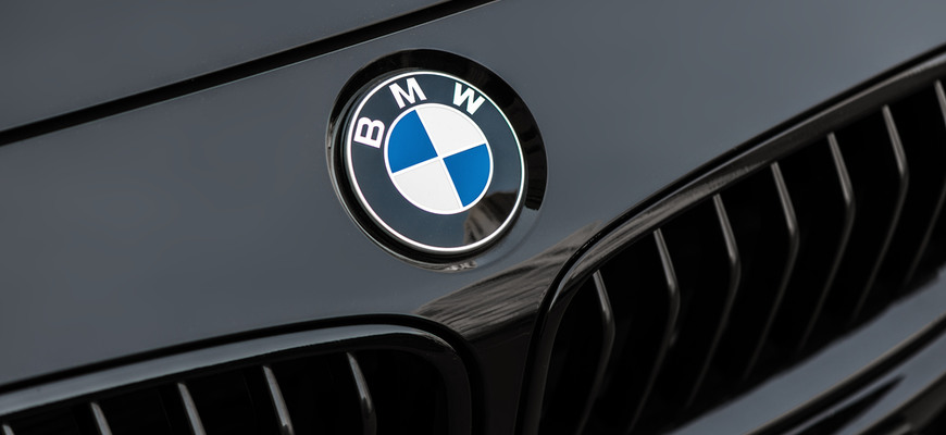 Ekoaktivisti chceli odstaviť spaľovacie motory BMW. Takto odišli s dlhým nosom