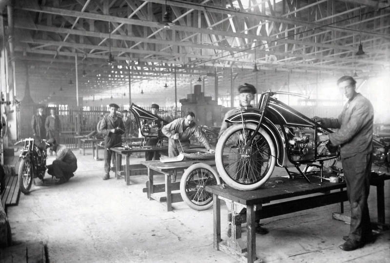 100 rokov BMW - vyroba motocykla R32