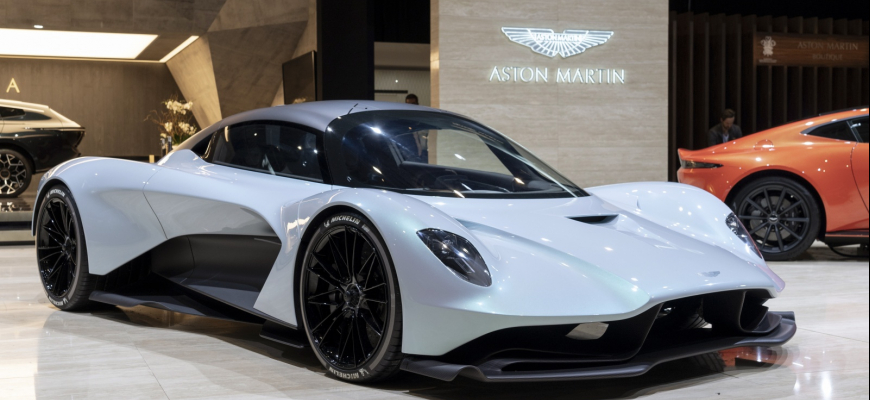 Aston Martin hypercar je ohromujúci. Jeho meno AM-RB 003 už menej