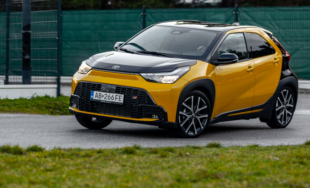 TEST TOYOTA AYGO X HYBRID: S AKOU NAJNIŽŠOU SPOTREBOU DOKÁŽE JAZDIŤ V MESTE?