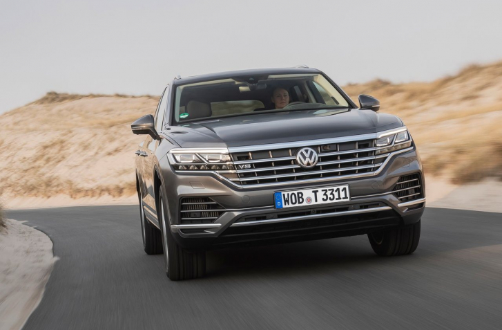 VW POSLAL TOUAREG TDI V8 NA PREMERANIE EMISIÍ. MOTOR V8 PREKVAPIL