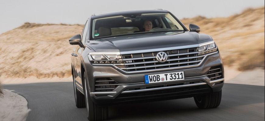 VW poslal Touareg TDI V8 na premeranie emisií. Motor V8 prekvapil