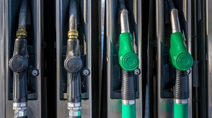 KOLAPS CIEN ROPY MOTORISTOV POTEŠÍ. NATANKUJEME LACNEJŠIE
