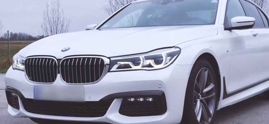 Aj základný dízlový model BMW 730d pohodlne dosiahne 250 km/h