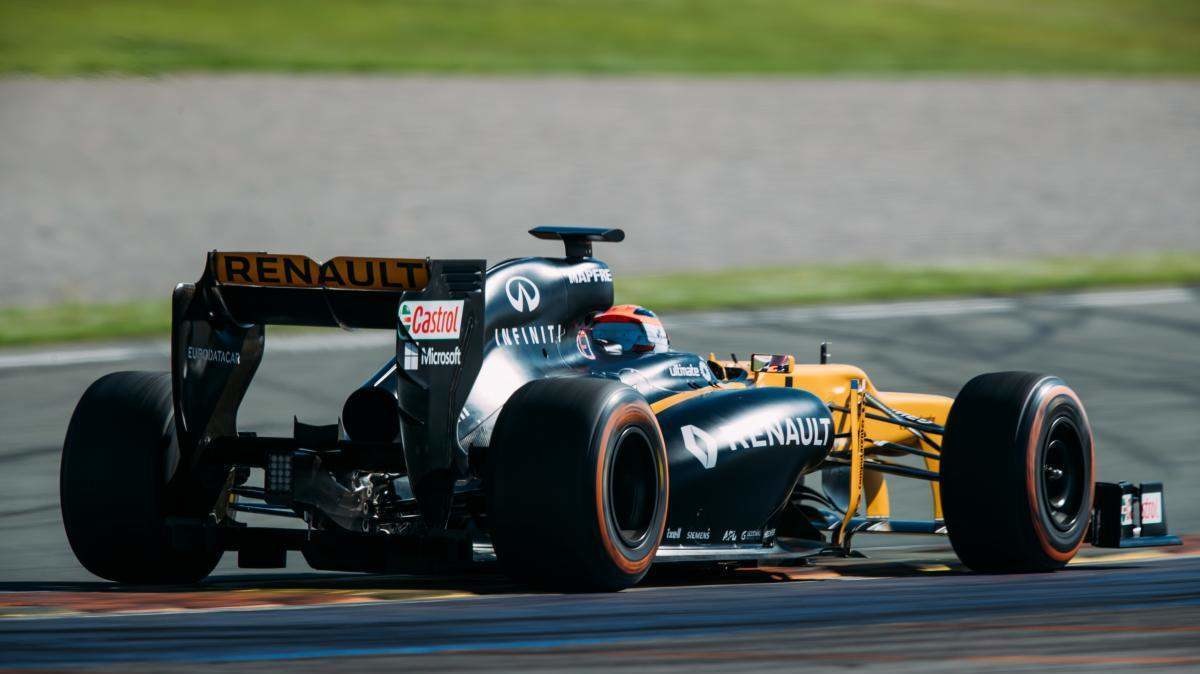Robert Kubica opäť v kokpite F1, s Renaultom odjazdil 115 kôl