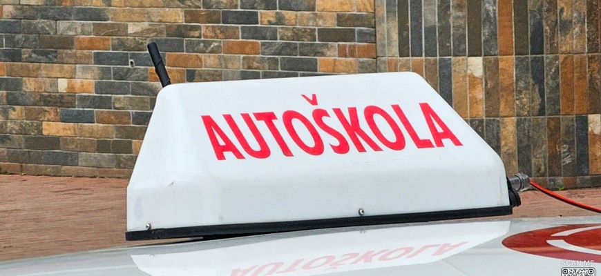 Čo sa deje v autoškolách? Nové testy na vodičák majú úplne rozdielne výsledky ako predtým