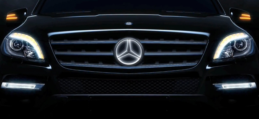 Mercedes ponúka podsvietené logo. Ako sa vám páči?