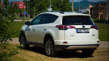 TEST: TOYOTA RAV4 2,0 VALVEMATIC AWD MULTIDRIVE S