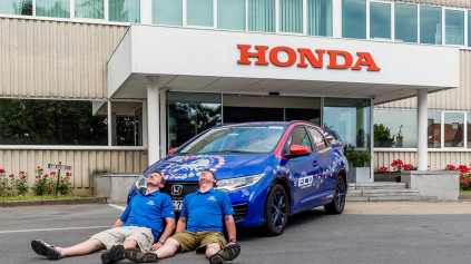 HONDA MÁ REKORD! HONDA CIVIC SPOTREBOVALA LEN 2,82 L/100KM