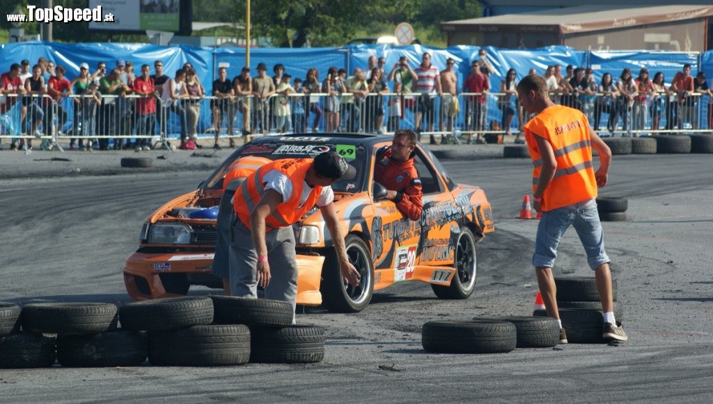 Samozrejme, drift so sebou prináša aj kolízie, no v sobotu sa v Prešove nič vážne nestalo.